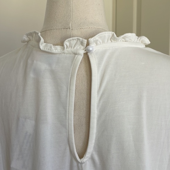 BNWT✨LULAROE Clara smocked blouse in off white - Picture 7 of 11